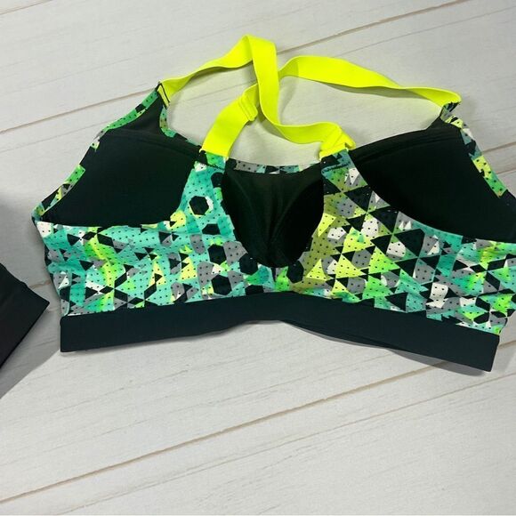 2 Victoria’s Secret Victoria Sport Sports Bra Lot 34C - Picture 8 of 9